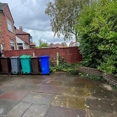 Oasis - Spacious 5 Bedroom House