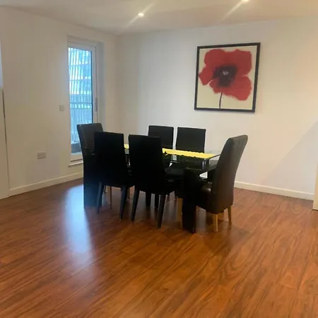 Spacious Penthouse With Parking