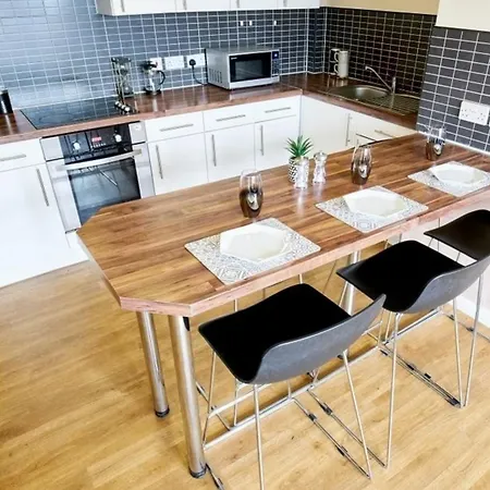 Apartment Heald Court Student Only, Ensuite At Manchester
