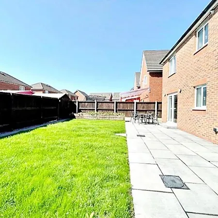 New Near Etihad & Coop Live Holiday home Manchester