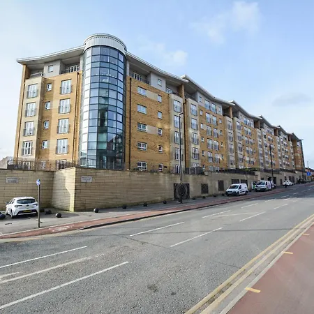 Apartment New Stylish Free Parking Sleeps 5 Or 6 Manchester
