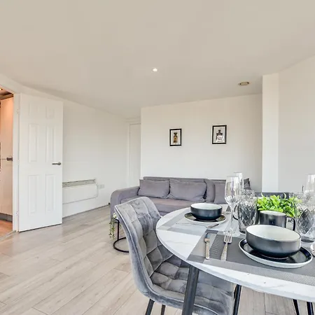 Apartment New Stylish Free Parking Sleeps 5 Or 6 Manchester