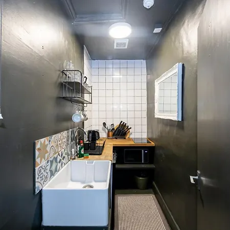 Guestready - Rose And Monkey