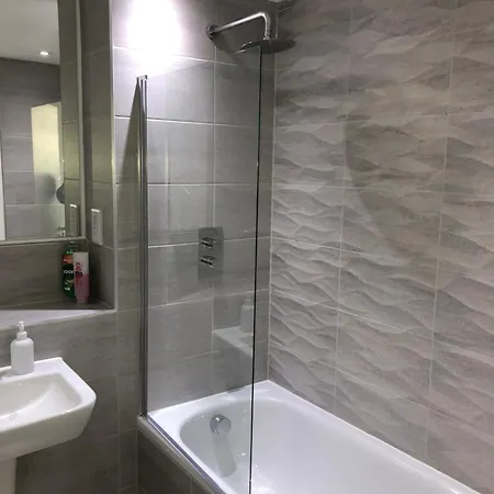 Prime Central-luxury 1br Apartment-free Parking-fast Wi-fi Manchester