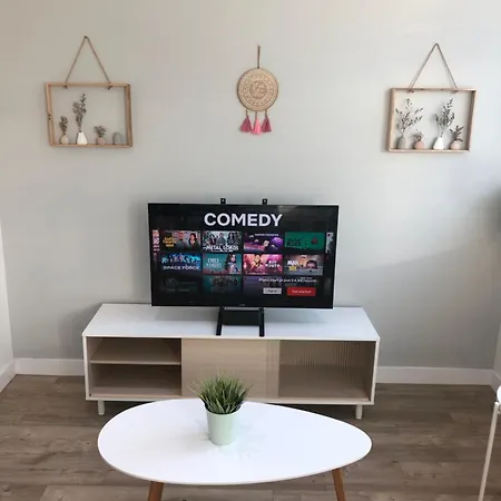 Lägenhet Prime Central-luxury 1br Apartment-free Parking-fast Wi-fi