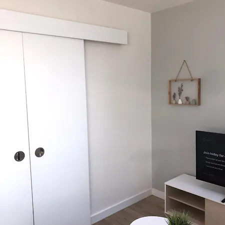 Apartment Prime Central-luxury 1br Apartment-free Parking-fast Wi-fi Manchester