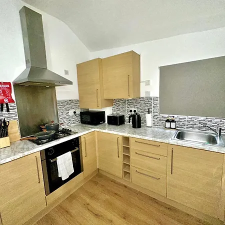 Stylish Old Trafford 2br Apartment, Free Parking, Near Stadium & Centre * Manchester