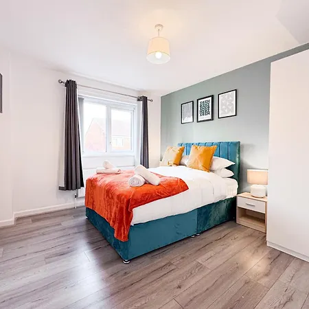 Apartment 3 Bedroom House With Fast Wifi And Free Parking - Tv's In Every