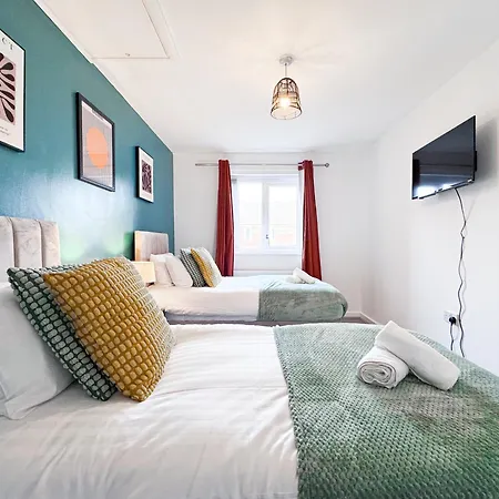 דירה Lokfu Garden By Furnished 3 Bedroom House Free Parking Perfect For Contractors And Families