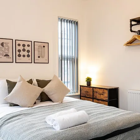 Private Ensuite With Kitchen Access By Irwell Hotel *