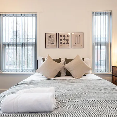 Private Ensuite With Kitchen Access By Irwell * Manchester