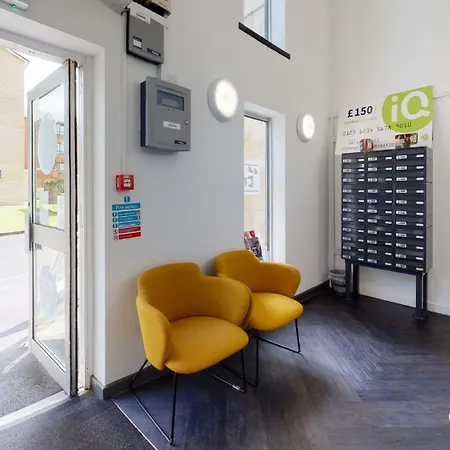 Iq Daisy Bank Manchester