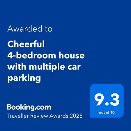 Cheerful 4-bedroom House With Multiple Car Parking 別荘 *