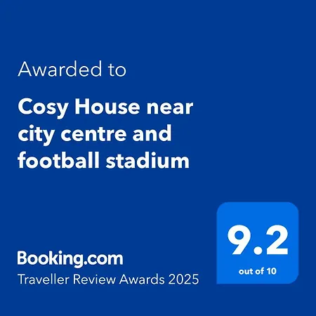 Сasa de vacaciones Cosy House Near Centre And Football Stadium
