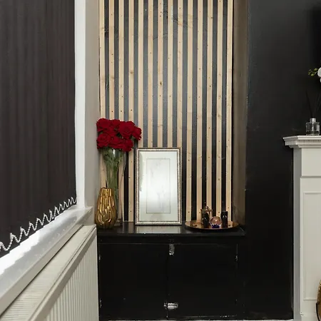 Feriehus Charming Victorian Retreat 4br House In