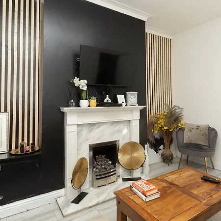 Charming Victorian Retreat 4br House In *