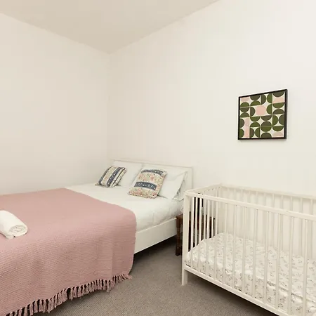 Charming Victorian Retreat 4br House In Manchester