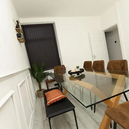Charming Victorian Retreat 4br House In Manchester