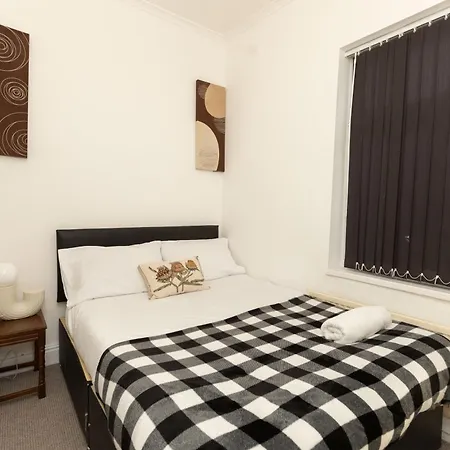 Charming Victorian Retreat 4br House In