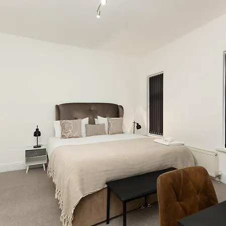 Charming Victorian Retreat 4br House In * מנצ'סטר