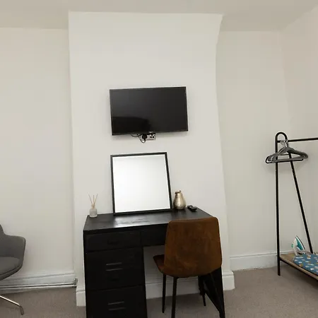 Charming Victorian Retreat 4br House In *