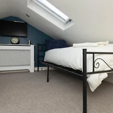 Charming Victorian Retreat 4br House In Vakantiehuis Manchester