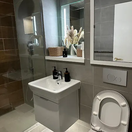 Rum i privatbostad Away Luxury Two Bedroom Shared With En-suite And A Private Bathroom