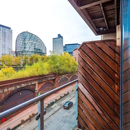 Apartment Cosy 1bedroom With Balcony, Sleeps 4, Prime Location, Long Term Disc *