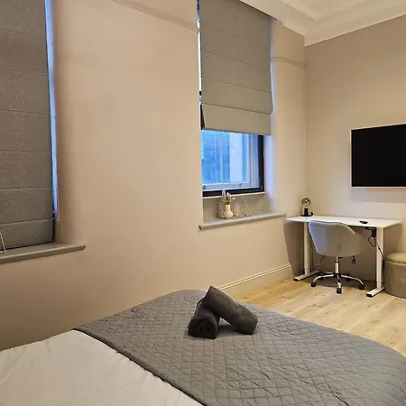 Apartment Modern 2br In Chinatown For Up To 8 Guests!