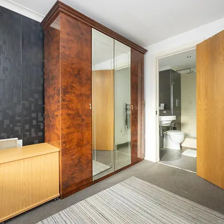 Apartment Stylish With Balcony & Views Manchester