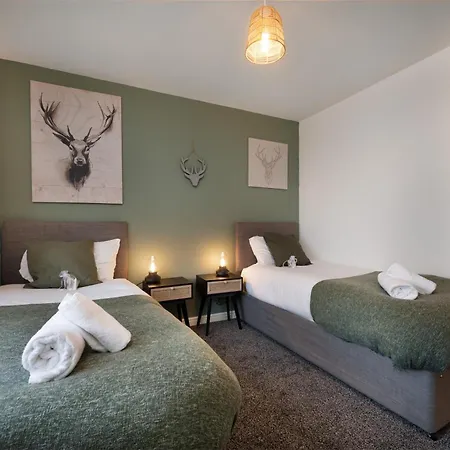 Cosy 4-Bed House L Garden L Free Parking L Wifi L Specious L Hosted By The Cosy Corner Nationwide * Mánchester