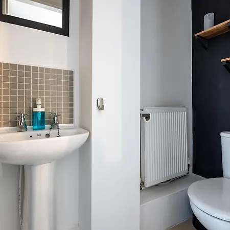 Cosy 4-Bed House L Garden L Free Parking L Wifi L Specious L Hosted By The Cosy Corner Nationwide Apartamento Mánchester