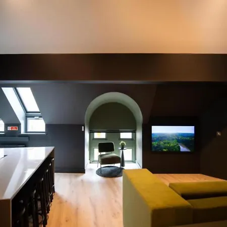Greenhaus By The Heim Residences