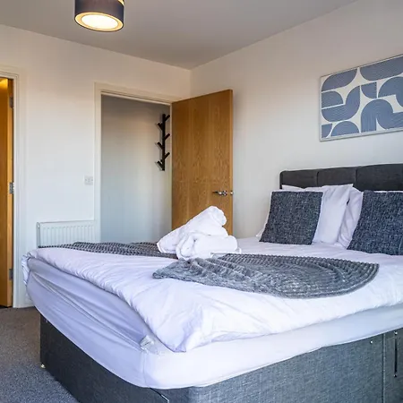 Manchester, Etihad Stadium View , Coop Live, Modern 2 Bed Apartment, *