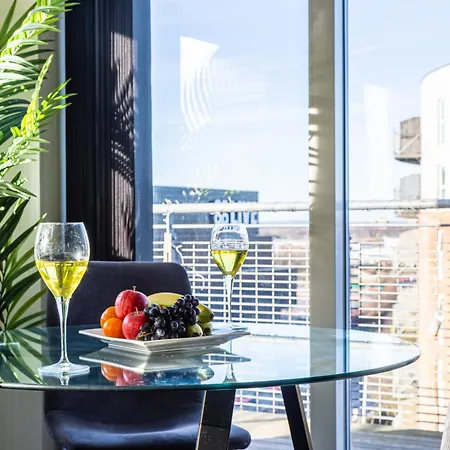 Manchester, Etihad Stadium View , Coop Live, Modern 2 Bed Apartment, Apartment *