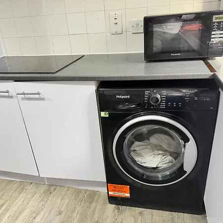 Nyaraló Near Ethiad Stadium *