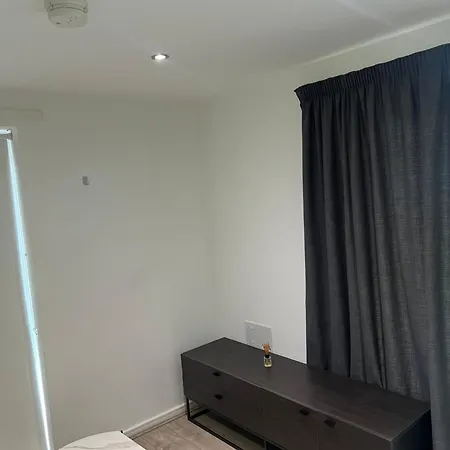 Privat bolig Luxury With Shared Living And Kitchen Manchester
