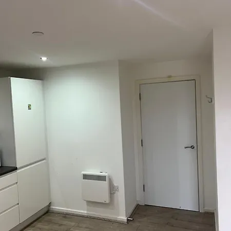Luxury With Shared Living And Kitchen Privat bolig