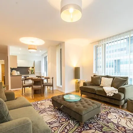 Northern Quarter Luxury 2 Bed With Balcony * Манчестер