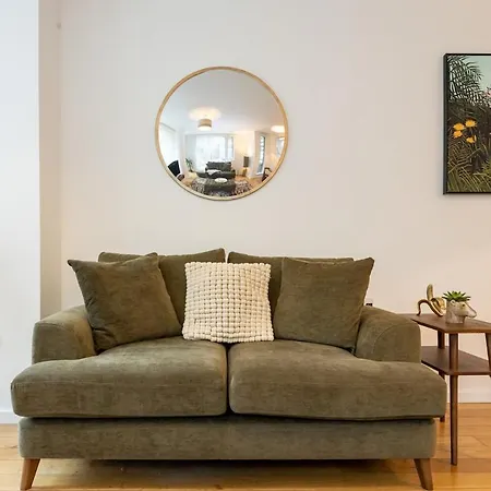 Northern Quarter Luxury 2 Bed With Balcony Manchester