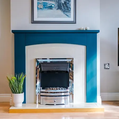 Charming Townhome Retreat, Close To Holiday home *