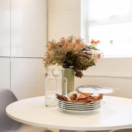 Сasa de vacaciones Spacious 4 Bedroom House Sleeps 8 Mánchester
