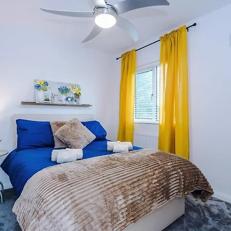 דירה Stunning In Altrincham, Large Driveway, Sleeps 7, Perfect For Groups