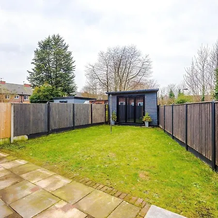 דירה Stunning In Altrincham, Large Driveway, Sleeps 7, Perfect For Groups *