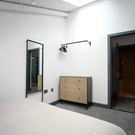 Apartment Azure By The Heim Residences