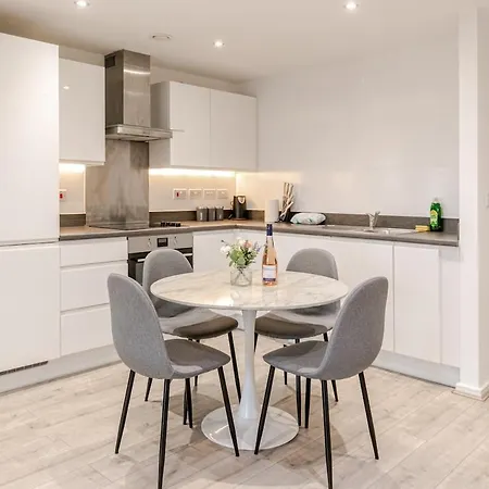 Cjay Luxury * Manchester