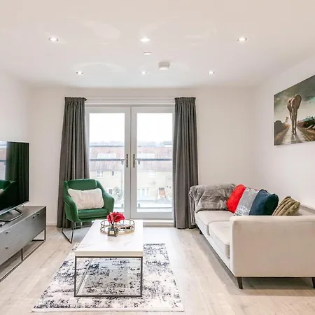 Cjay Luxury * Manchester