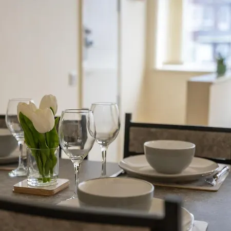 Stylish 2Br House - Free Parking & Wi-Fi * מנצ'סטר