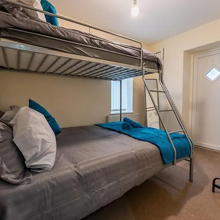 Apartament Centralized 2-Bed Apartment , Free Parking & Wi-Fi Manchester