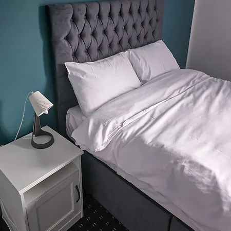 Landcross Co-living - Private Self-cater *